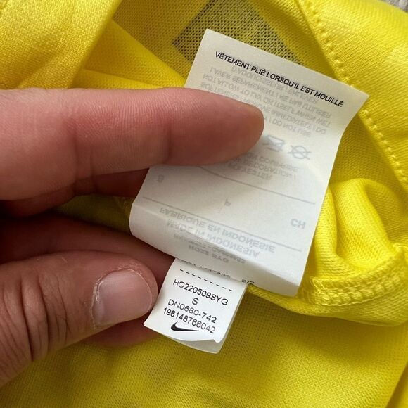 Nike Brazil 2022/23 Stadium Home Soccer Jersey - Picture 9 of 11